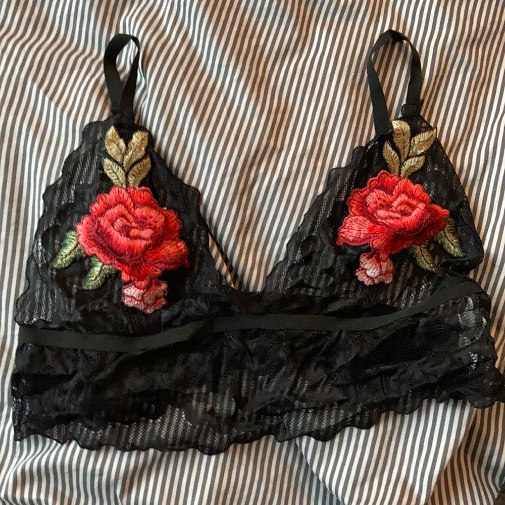 Lace rose bra size M